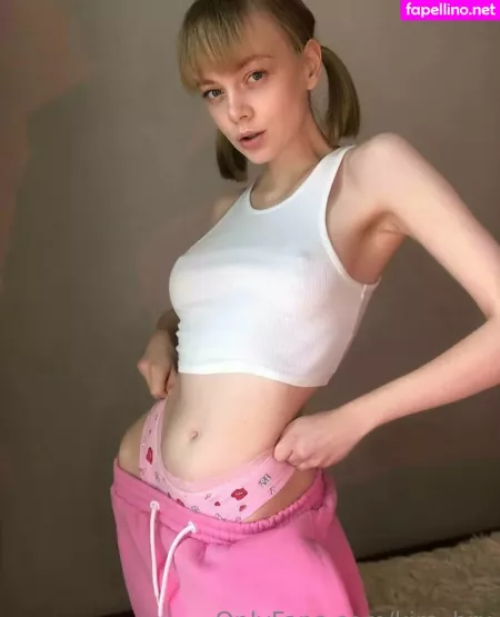 Kira Brunette1 OnlyFans Thumbnail #U8UqIPYidB