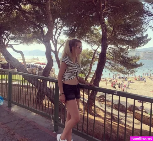 Kira Christin OnlyFans Thumbnail #NFTA7uF2Dr