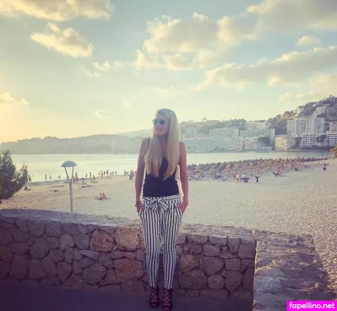 Kira Christin OnlyFans Thumbnail #Ty9Z0QDFHY