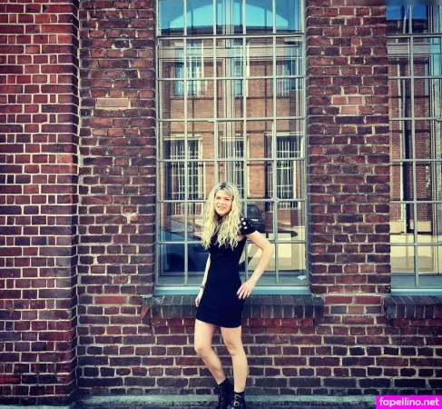 Kira Christin OnlyFans Thumbnail #tULEcM8ivk