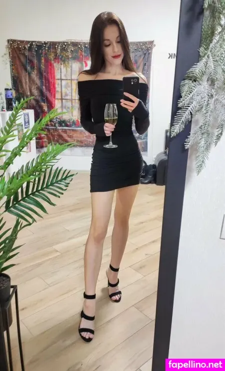 Kira Foxy OnlyFans Thumbnail #LRW3EOCvIU