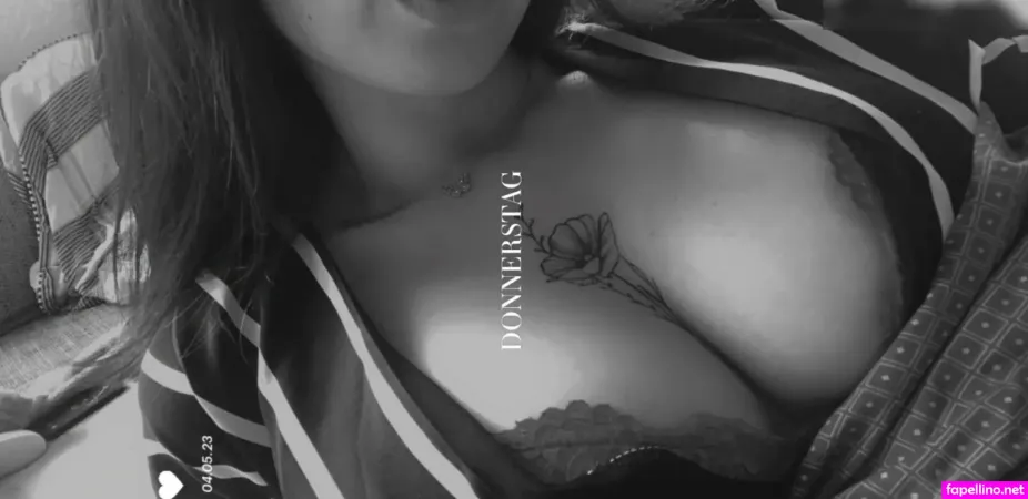 Kira Julie OnlyFans Thumbnail #EAIHQrBvjA
