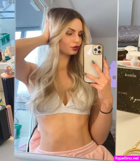Kira Karambole OnlyFans Thumbnail #66K5L4TtJo