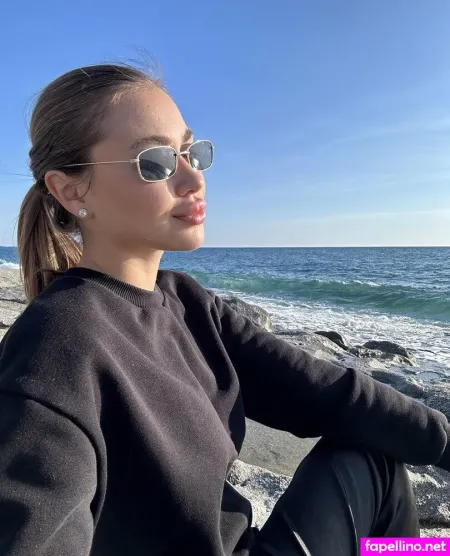 Kira Kimm OnlyFans Thumbnail #dp7H7TGC8g