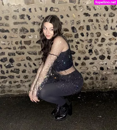 Kira Kosarin OnlyFans Thumbnail #6xAC9bIYSn