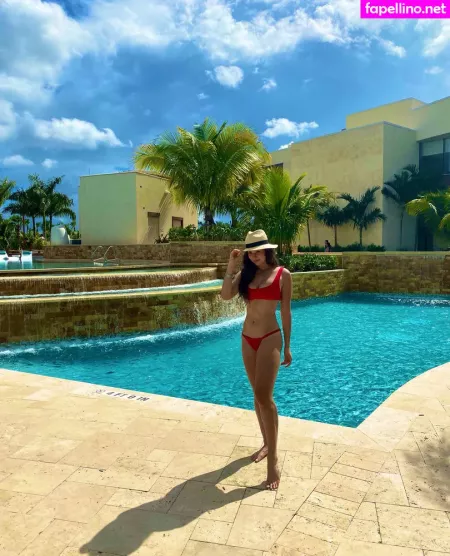 Kira Kosarin OnlyFans Thumbnail #8IPSAnOQbZ