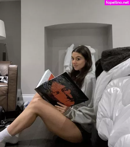 Kira Kosarin OnlyFans Thumbnail #YjeH2IiUa0