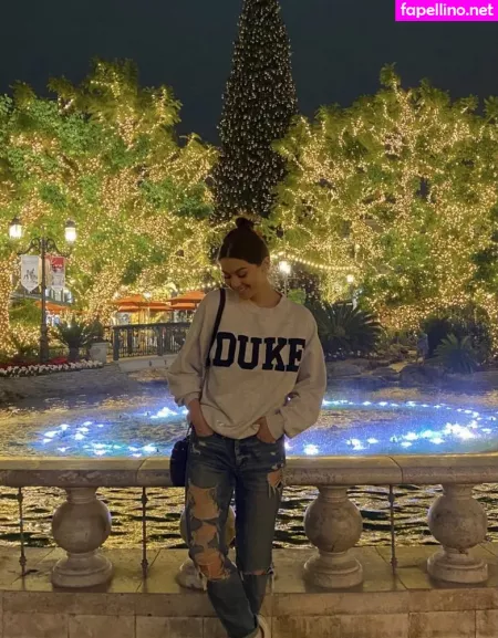 Kira Kosarin OnlyFans Thumbnail #iToMV2PRx5