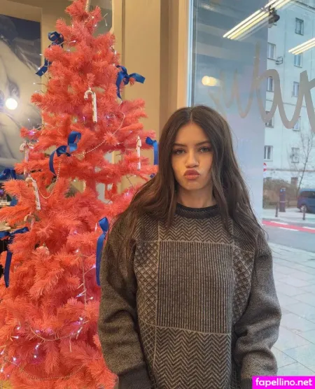 Kira Monet OnlyFans Thumbnail #BMtcuF2hat