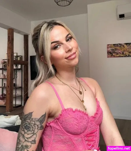 Kira Rodrigues OnlyFans Thumbnail #88TKKfvTZ1