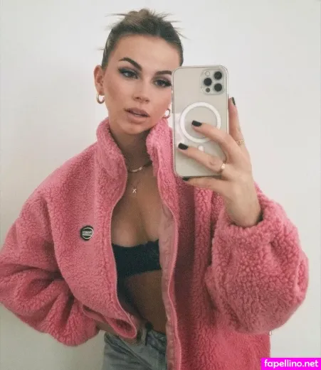 Kira Rodrigues OnlyFans Thumbnail #oKu1n0b1kV
