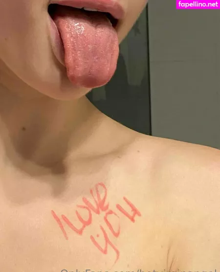 Kira Vixen OnlyFans Thumbnail #ICE5NcA7cC