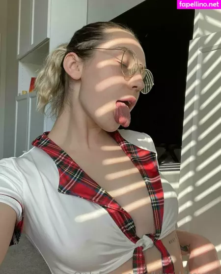 Kira Vixen OnlyFans Thumbnail #L7t6cdivFM