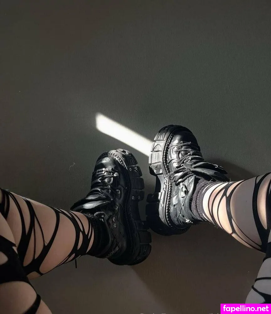 kira.gothgirl, kiragothgirl Nude Leaked OnlyFans Photo #RiVC1VBiFY