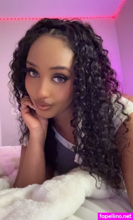Kiramilann OnlyFans Thumbnail #cYhdu5Cary