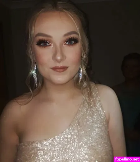Kirsten Minnery Laing OnlyFans Thumbnail #DlsTk1hSsb