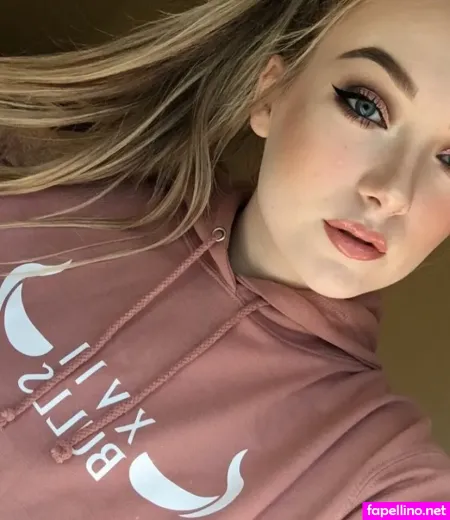 Kirsten Minnery Laing OnlyFans Thumbnail #MCtZNnufsm