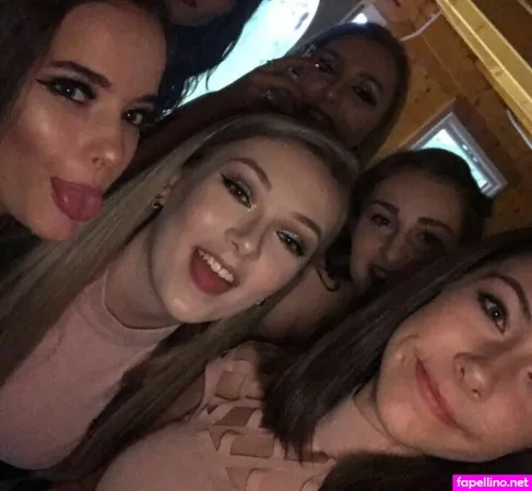 Kirsten Minnery Laing OnlyFans Thumbnail #sFwc9BXnia