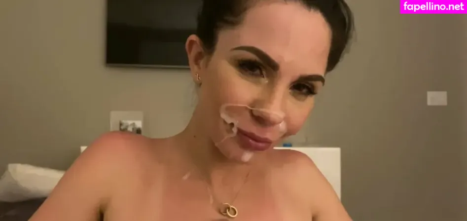 Kirsten Price OnlyFans Thumbnail #2YcsGa1EcQ