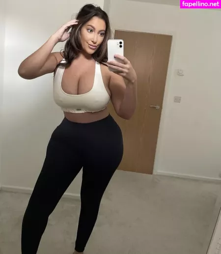 Kirstie V OnlyFans Thumbnail #aj4D31IE06