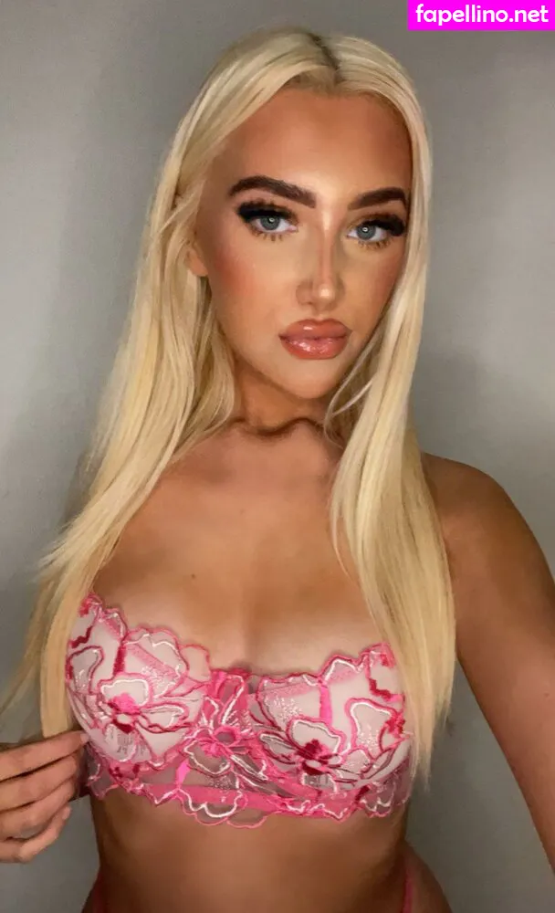 kirstm, kirstylouisewells Nude Leaked OnlyFans Photo #8teBnE0AYs