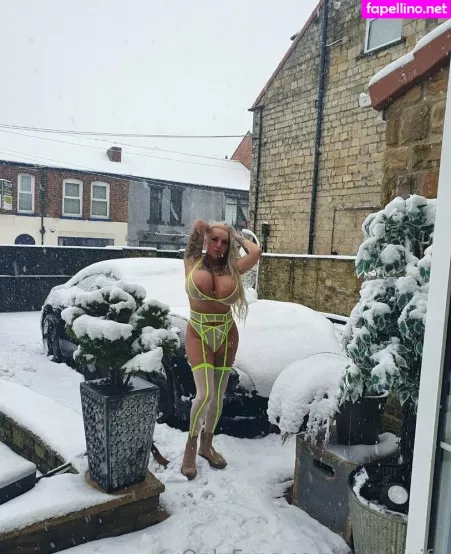 Kirstywife OnlyFans Thumbnail #bXsKiFe0SE