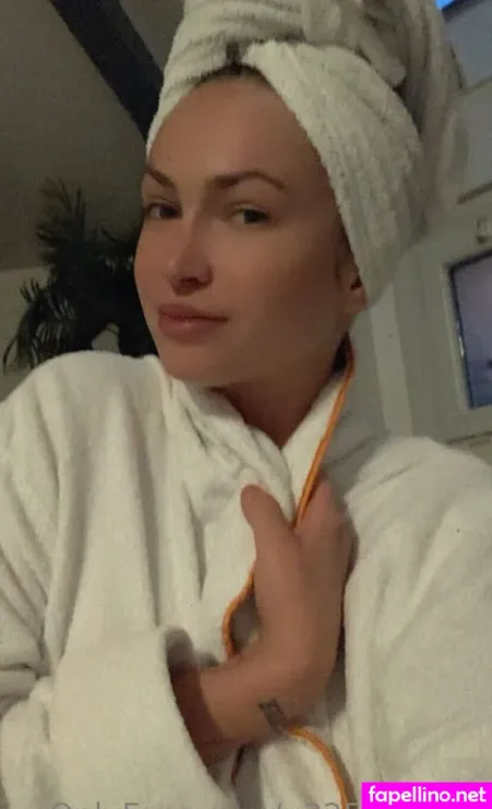 Kisscara OnlyFans Thumbnail #UBls2aCN1V