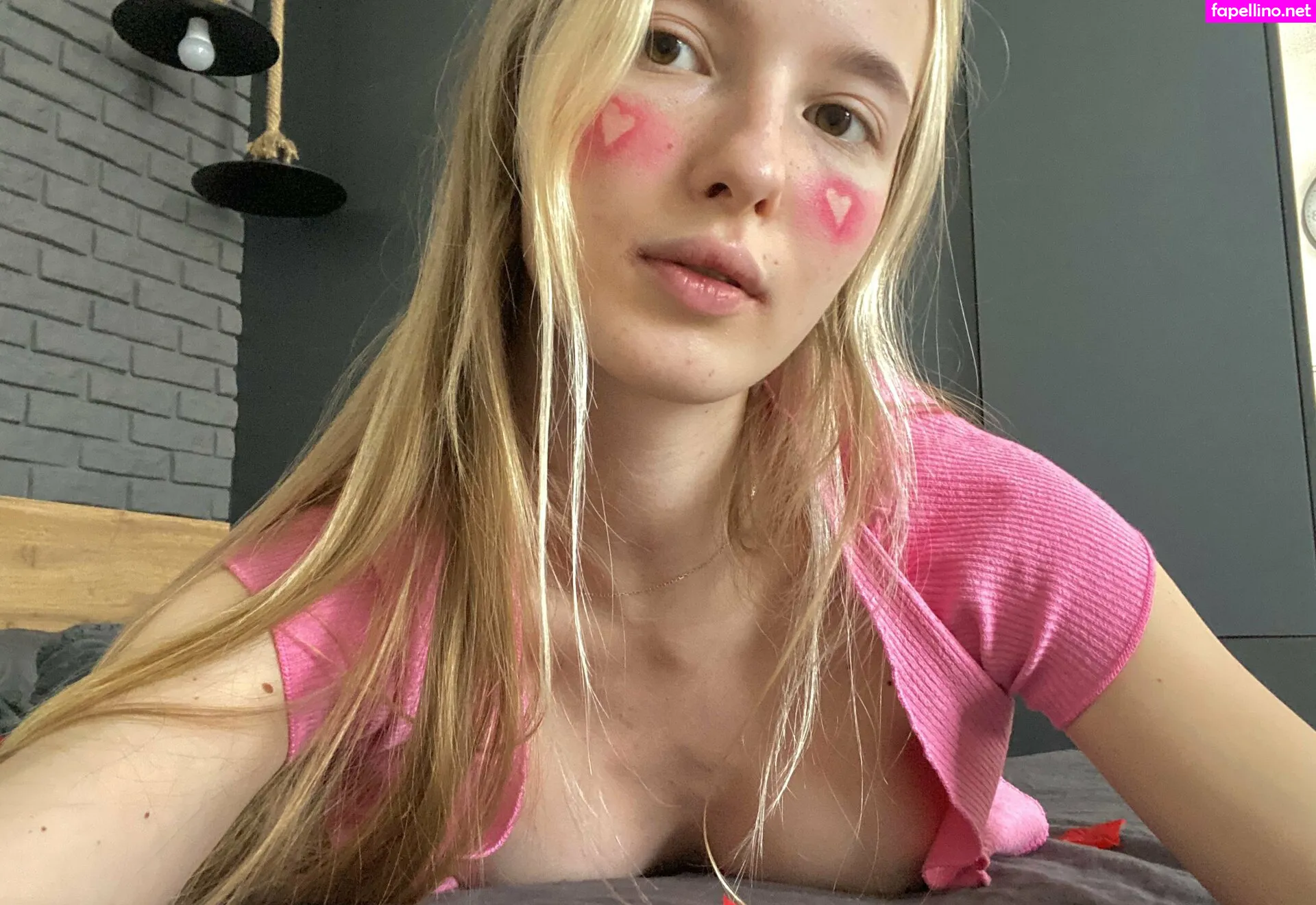 kisonkaolenka, kisskisska_free Nude Leaked OnlyFans Photo #P2xExtnCJv