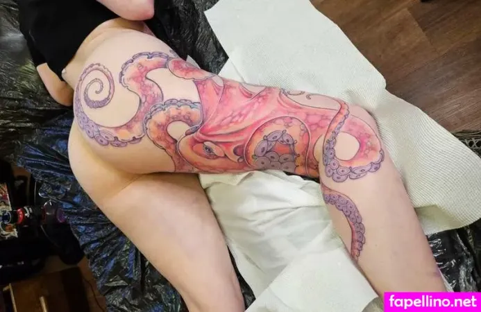 Kit Farrin OnlyFans Thumbnail #33ycnDnLIX