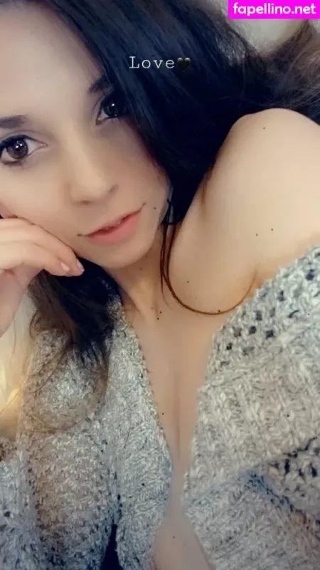Kit Katterson Freebies OnlyFans Thumbnail #6B0xIDKcVA