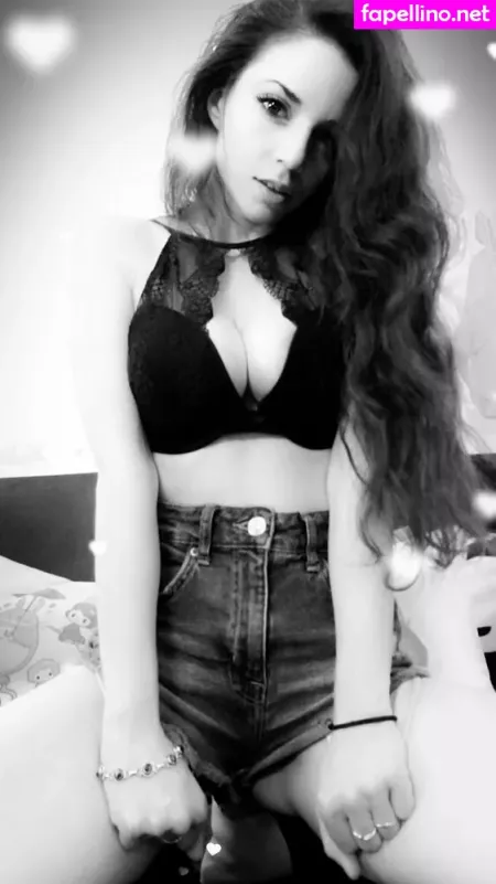 Kit Katterson Freebies OnlyFans Thumbnail #CSLZ2FgMGC
