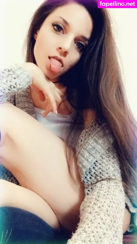 Kit Katterson Freebies OnlyFans Thumbnail #Ss1LLmGKUh