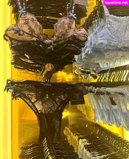 Kitmercerxo OnlyFans Thumbnail #15nu9f07Bd