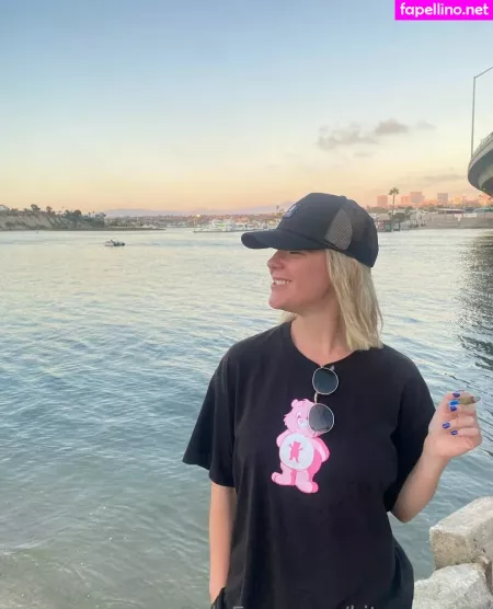 Kitmercerxo OnlyFans Thumbnail #AwOepsNUu4