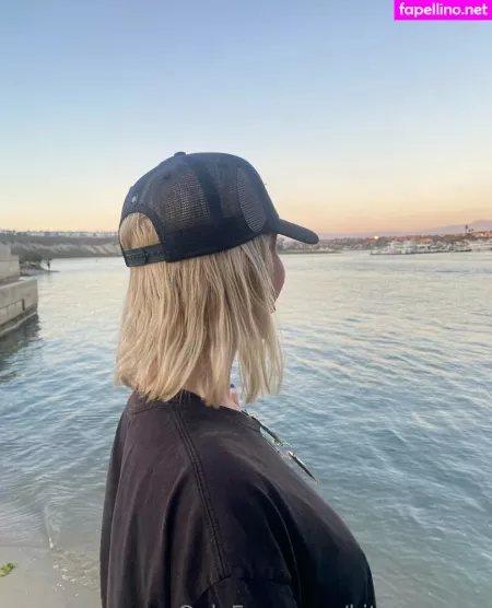 Kitmercerxo OnlyFans Thumbnail #sKz8s53oBG