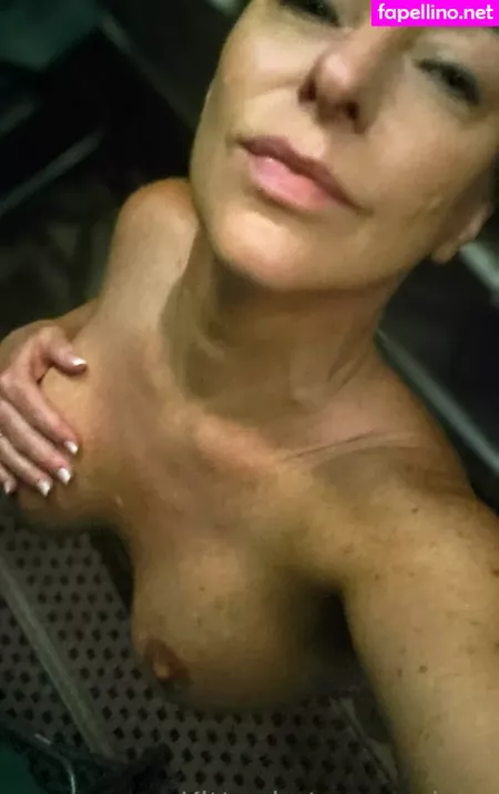 Kitteekatmeowvip OnlyFans Thumbnail #DmtS7l0Lf3