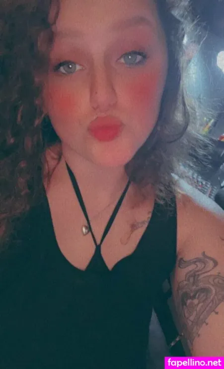 Kitten42922 OnlyFans Thumbnail #wKrvHTcoS7