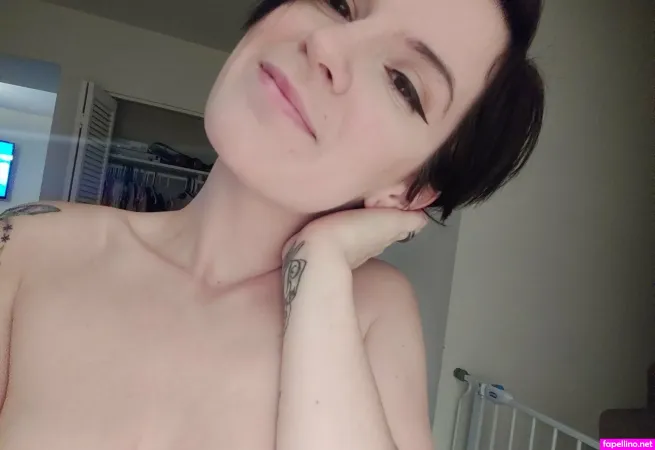 Kittensarahfree OnlyFans Thumbnail #NTVWOCz8jT