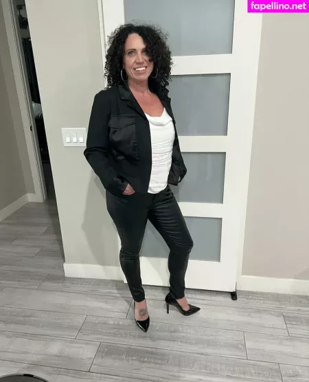 Kittie Driver OnlyFans Thumbnail #V3JJv6aFuK