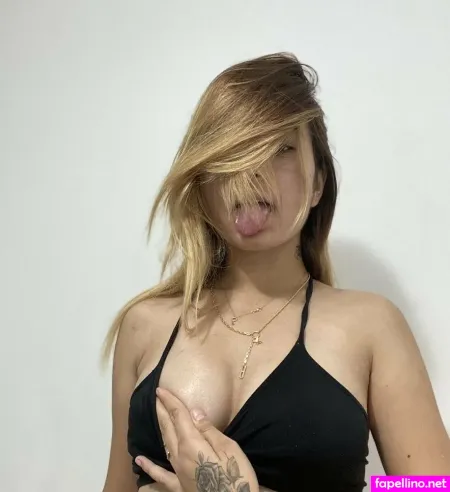 Kittiecassiefree OnlyFans Thumbnail #0FglMdP5Xv