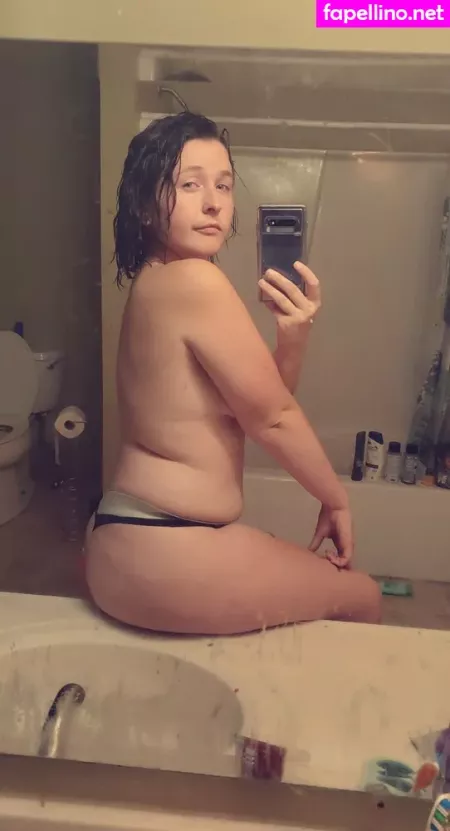 Kitties N T1tt1es OnlyFans Thumbnail #M4V9mPT8hm