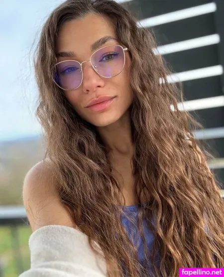 Kitty Dreams OnlyFans Thumbnail #5lpS2QVuTA