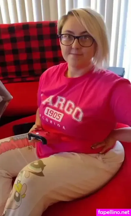 Kitty813 Main Profile Photo