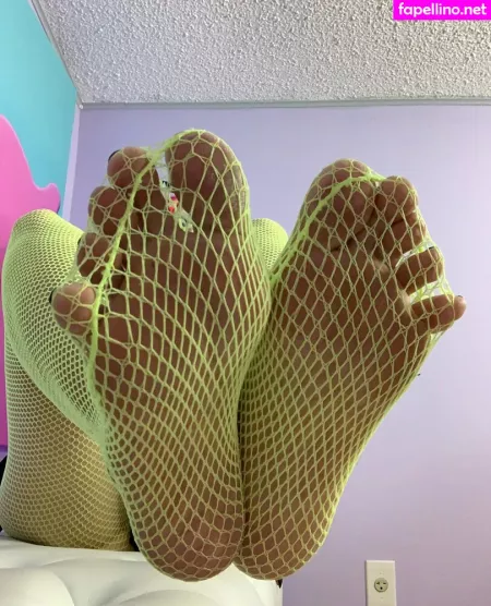 Kitziklown OnlyFans Thumbnail #Sd2wBIrx73