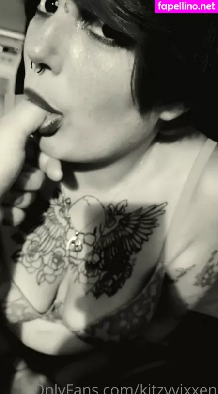 Kitzyvixxen OnlyFans Thumbnail #2lFaiqkgXd