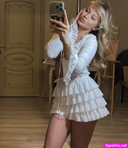 Kkriskissd OnlyFans Thumbnail #0Sjxh9pC3m