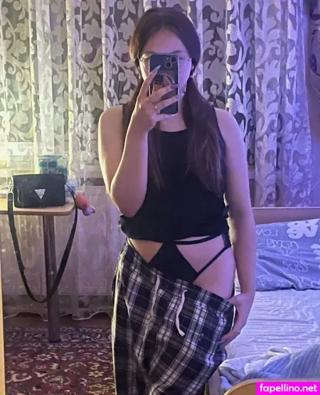 Kleine Emmi OnlyFans Thumbnail #x7xZMrEwiA