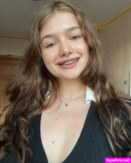 Kleines Madchen OnlyFans Thumbnail #h10FJ4iWq3