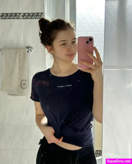 Kleines Madchen OnlyFans Thumbnail #mcOaFoAHdq