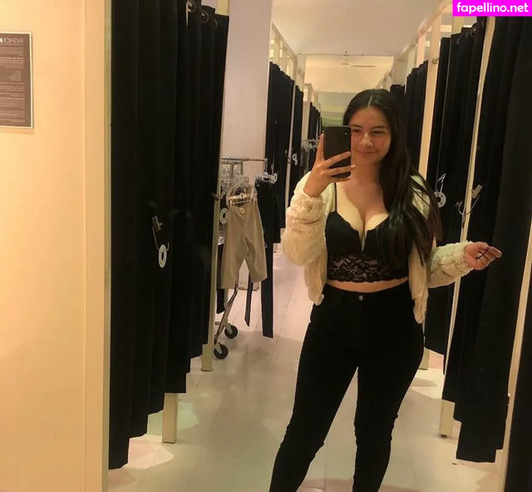 Kiara Razo, kiaraaraazo, kmami69 Nude Leaked OnlyFans Photo #2w40zNPgor